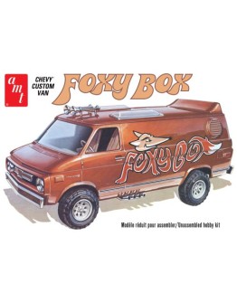 AMT 1/25 SCALE MODEL KIT - 1265 - 1975 Chevy Van "Foxy Box"