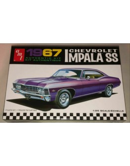 AMT 1/25 SCALE MODEL KIT - 981 - 1967 CHEVROLET IMPALA SS