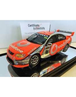 CLASSIC CARLECTABLES 1/43 SCALE DIE CAST MODEL - SM20882 - V8 SUPER CAR - WHINCUP 2007 FALCON BF - SM20882