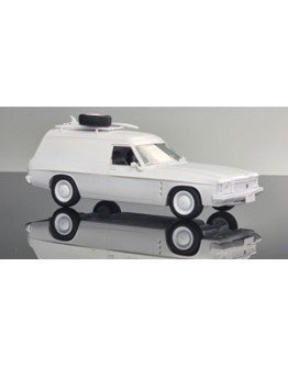 DDA COLLECTIBLES 1/24 SCALE PLASTIC MODEL CAR KIT - DDA516K - Standard 6 Sandman HJ Panel Van W/ Kingswwod Wheels