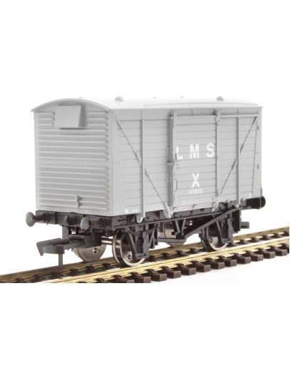DAPOL OO SCALE WAGON 4F-011-040 LMS 12 TON VENTILATED FRUIT VAN [WEATHERED]  #117852 - LMS GREY