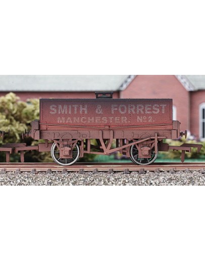 DAPOL OO SCALE WAGON 4F-032-008 RECTANGULAR TANK WAGON - # 2 SMITH & FORREST - BROWN [WEATHERED] - DA4F032008