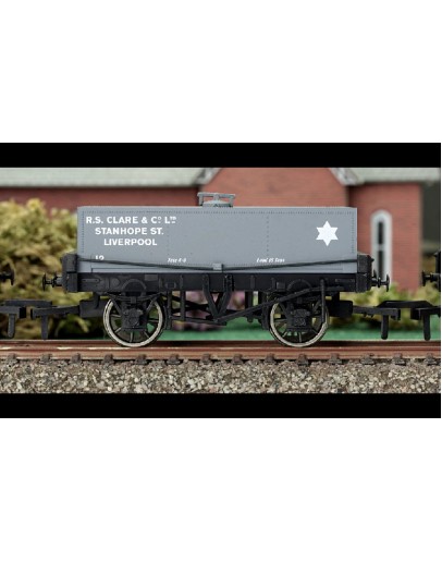 DAPOL OO SCALE WAGON 4F-032-009 RECTANGULAR TANK WAGON - # 12 R.S. CLARE & Co Ltd - GREY - DA4F032009