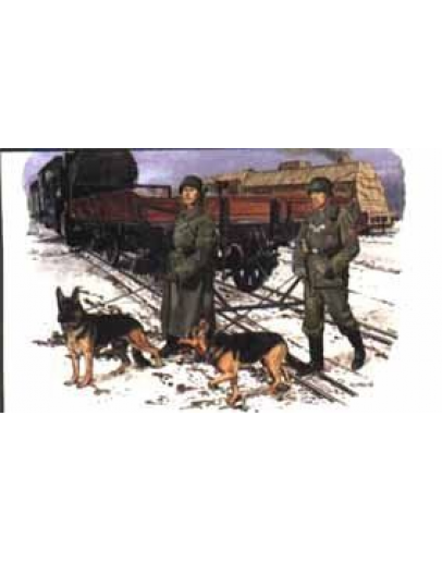DRAGON 1/35 SCALE MODEL KIT - 6098 - German Feldendarmerie w/Dogs