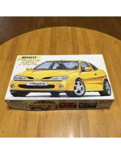 FUJIMI 1/24 PLASTIC CAR KIT - 12519 - RENAULT MEGAN 16 FU12519