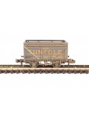 GRAHAM FARISH N GAUGE WAGON 377-206A 8 Plank Open Wagon with Coal Rails Suncole [Weathered]