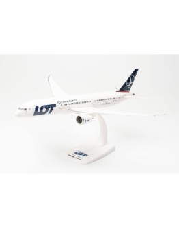 HERPA 1/200 SCALE PLASTIC SNAP FIT MODEL - 614108 - LOT Polish Airlines Boeing 787-9 Dreamliner