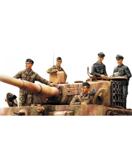 HOBBY BOSS 1/35 SCALE MILITARY MODEL KIT - 84401 - German Panzer Tank Crew (Normandy 1944)