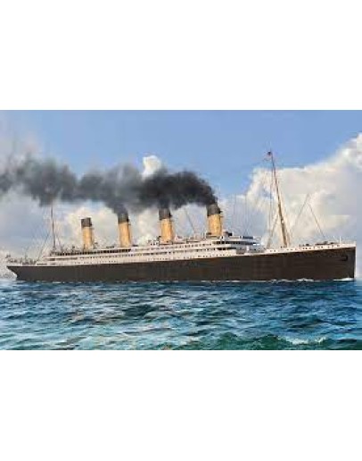 HOBBY BOSS 1/700 SCALE MODEL SHIP KIT - 83420 - RMS TITANIC SHIP HB83420