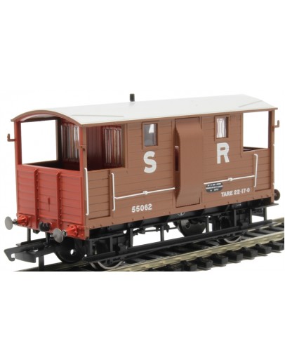 HORNBY OO SCALE Wagon - R6913 - ex LSWR 24 Ton Goods Brake Van # 55062 SR Brown with Red Ends