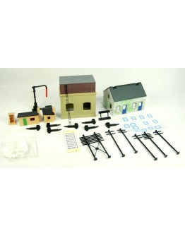 HORNBY OO SCALE TRACKMAT ACCESSORIES - R8228 - Pack 2 - Railway Cottage & Water Tower