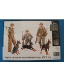 MASTER BOX 1/35 SCALE PLASTIC MODEL KIT 35155 - WW II ERA - DOGS IN SERVICE IN THE US MARINE CORPS