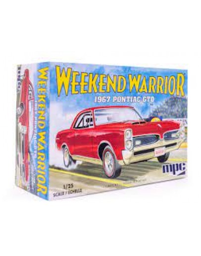 MPC 1/25 SCALE PLASTIC MODEL KIT - 918 - 1967 PONTIAC GTO "WEEKEND WARRIOR" MPC918