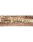 RATIO PLASTIC MODELS - N SCALE BUILDING KIT - RT216 3 Bar Fences [White]