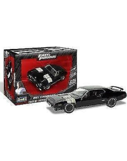 REVELL 1/25 SCALE PLASTIC MODEL CAR KIT - 14477 - FAST & FURIOUS DOMS 71 PLYMOUTH GTX RE14477