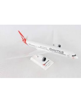 SKY MARKS 1/200 SCALE SOLID PLASTIC MODEL - SKR942 - Qantas Boeing 787-900