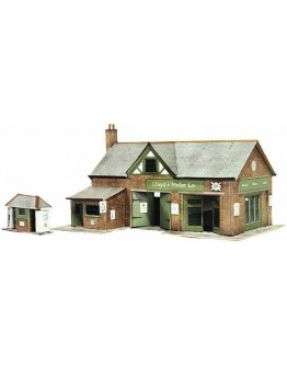 SUPERQUICK OO/HO SCALE CARD BUILDING KIT COUNTRY TOWN BUILDINGS - SERIES B - B32 COUNTRY GARAGE & PETROL PUMPS