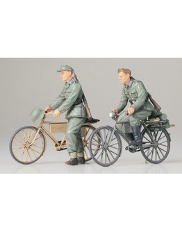 TAMIYA 1/35 SCALE MODEL KIT 35240 Germans With Bicycles