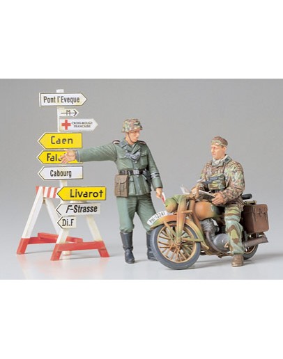 TAMIYA 1/35 SCALE MODEL KIT 35241 German Motorcycle Orderly Set 