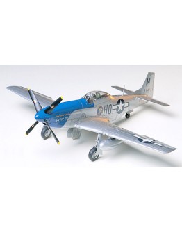TAMIYA 1/48 SCALE MODEL AIRCRAFT KIT - 61040 - North American P-51D Mustang 8th Air Force 