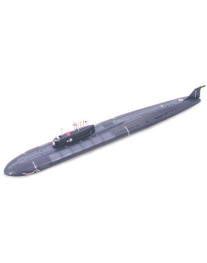 TAMIYA 1/700 WATER LINE SERIES SCALE MODEL KIT 31906 - Russian SSGN Kursk (Oscar II Class)