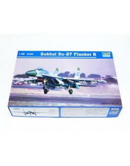 TRUMPETER 1/32 SCALE MODEL AIRCRAFT KIT - 02224 - Sukhoi Su-27 Flanker B