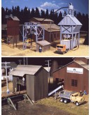 WALTHERS CORNERSTONE HO BUILDING KIT  9333144 SAWMILL OUTBUILDINGS [4]